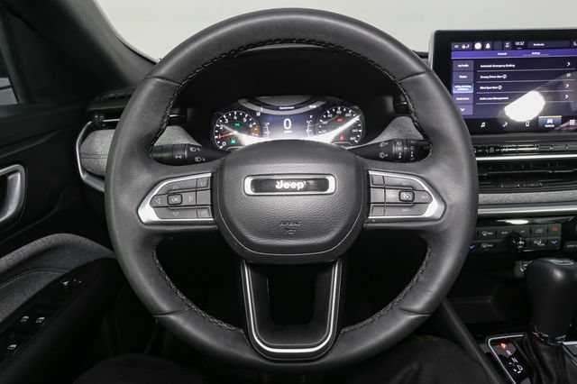 Used 2023 Jeep Compass Latitude w/ Convenience Group AWD/4WD image 29