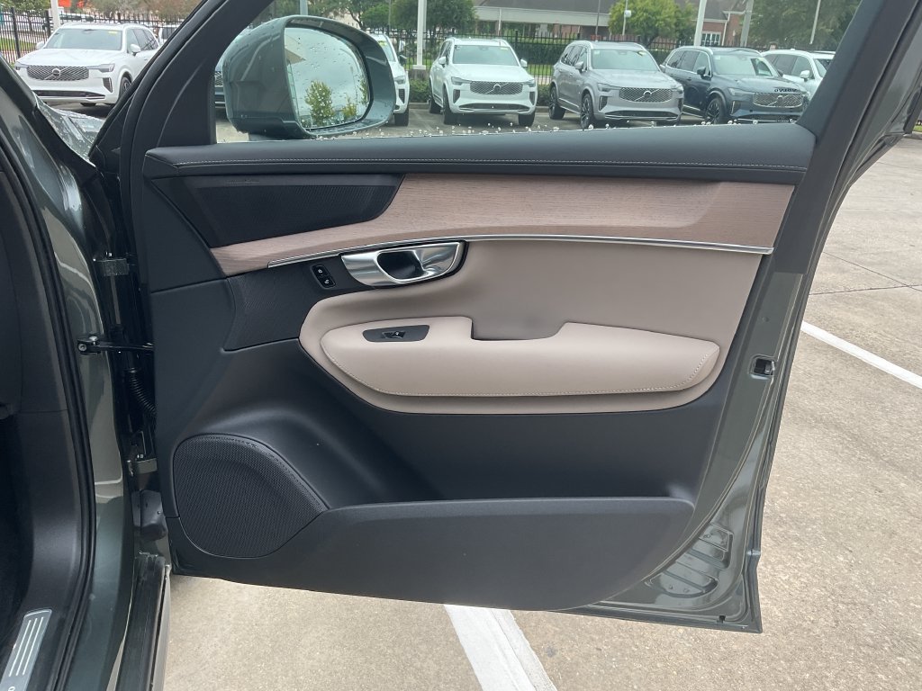 New 2027 Volvo XC90 B6 Plus AWD/4WD image 18