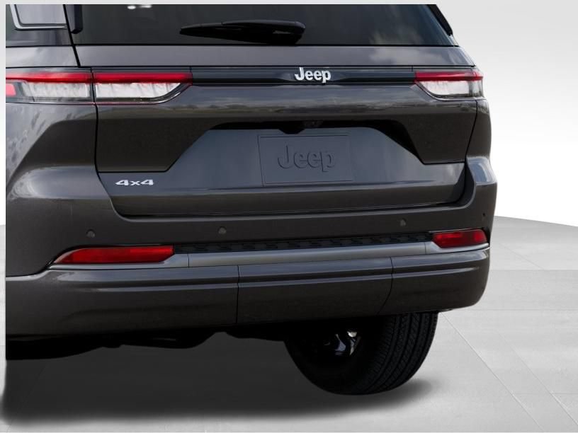 Used 2026 Jeep Grand Cherokee Limited AWD/4WD image 14