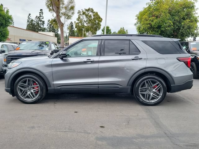 Used 2026 Ford Explorer ST-Line w/ ST-Line Street Pack RWD image 29