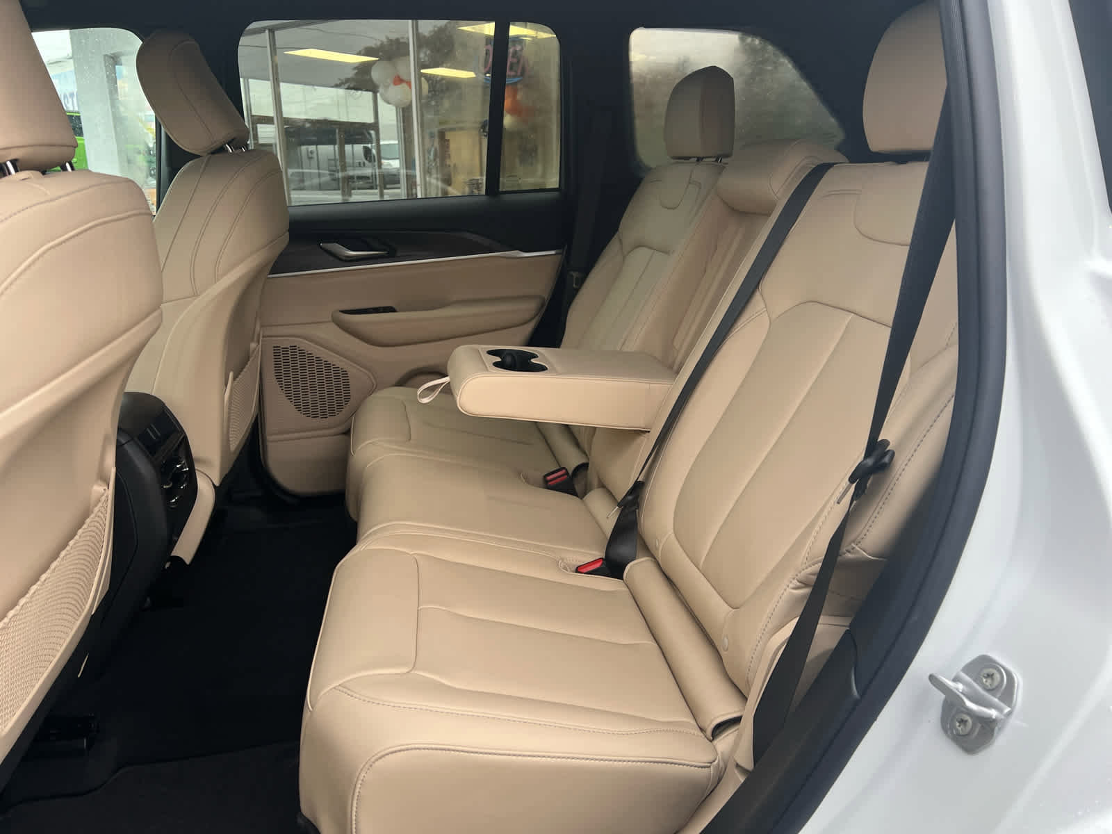 New 2025 Jeep Grand Cherokee Limited image 14