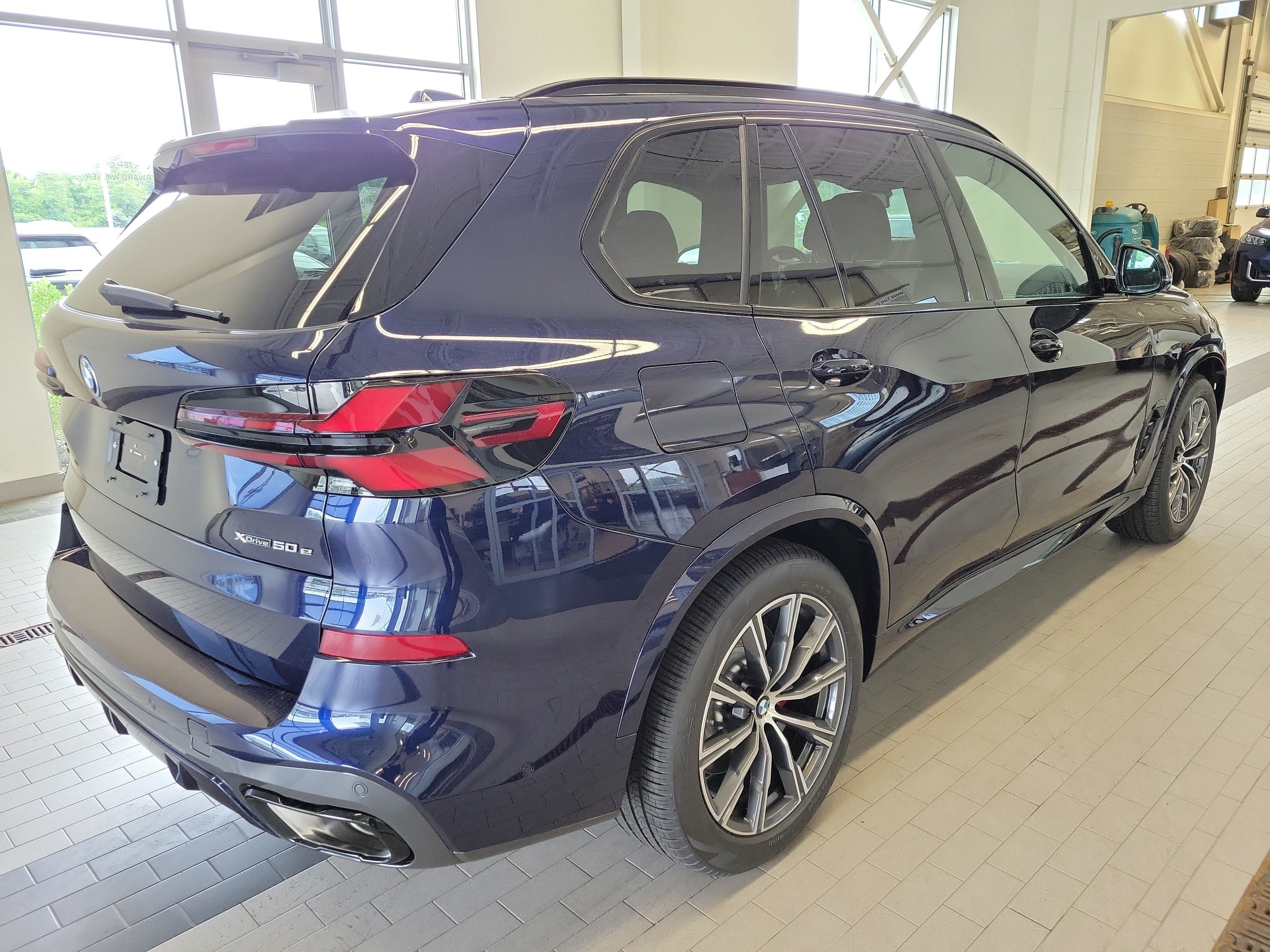 New 2026 BMW X5 xDrive50e w/ Executive Package AWD/4WD image 7