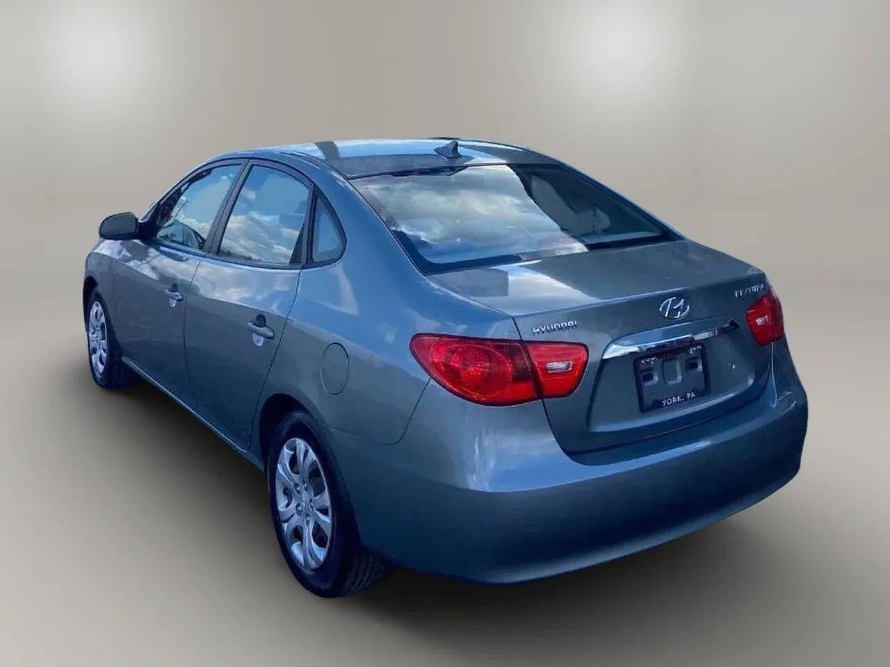 Used 2010 Hyundai Elantra GLS image 4