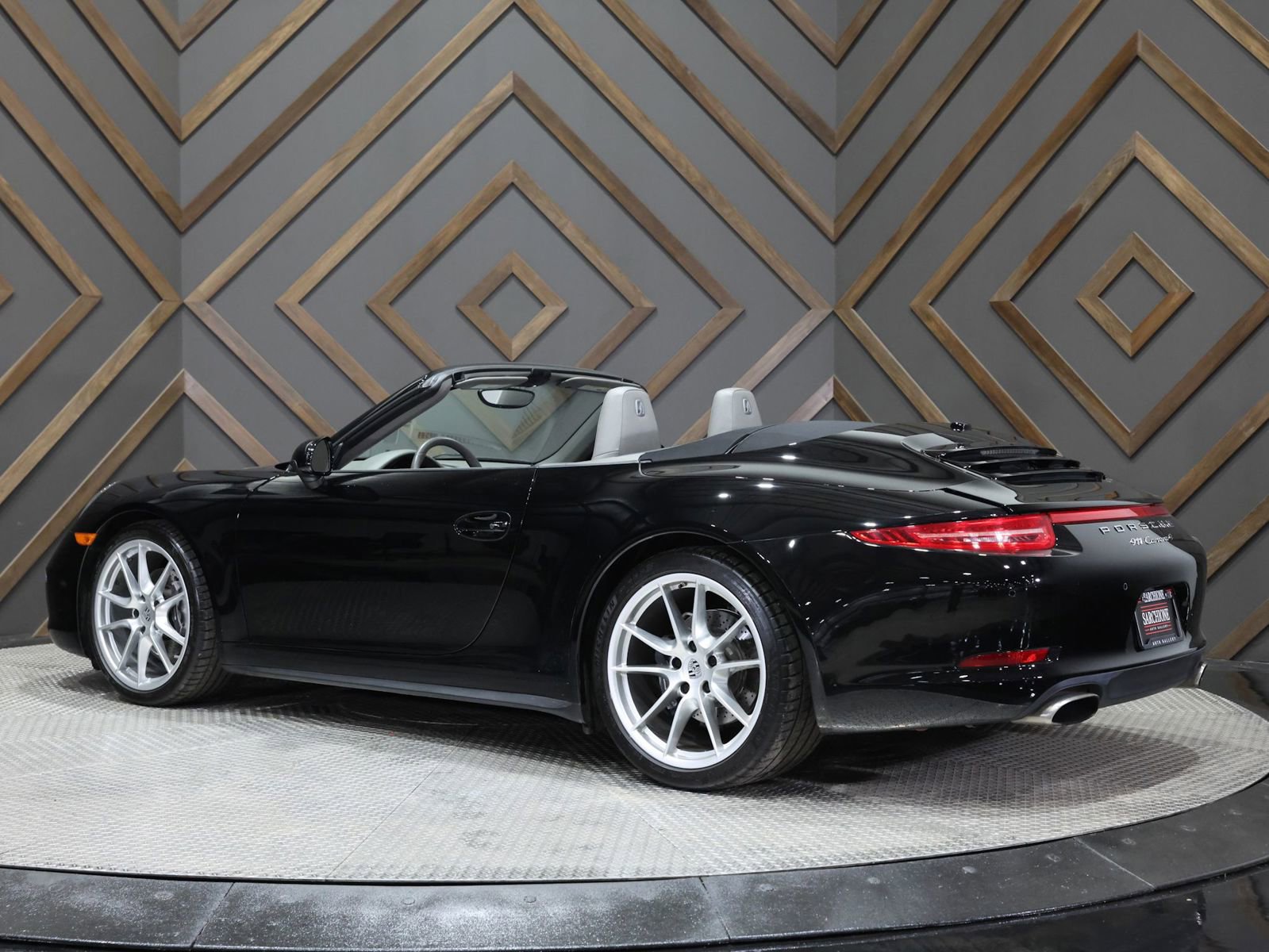 Used 2013 Porsche 911 Carrera image 2
