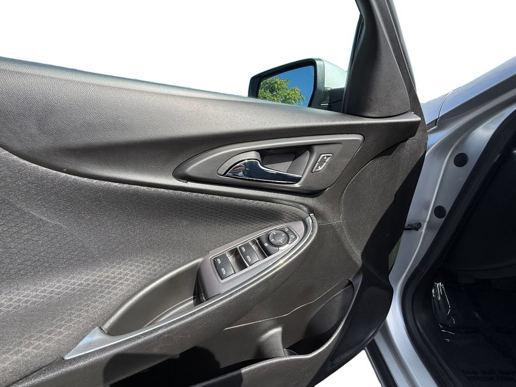 Used 2020 Chevrolet Malibu LT FWD image 12