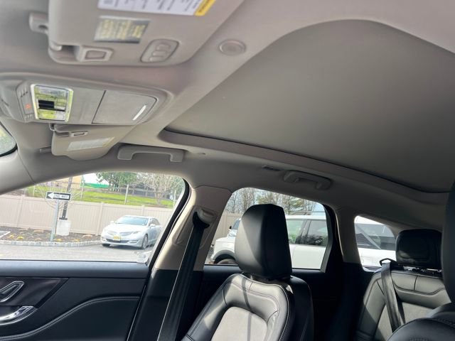 Used 2025 Lincoln Corsair Reserve image 15