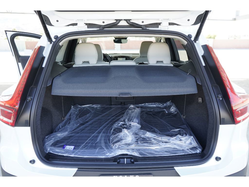 New 2026 Volvo XC40 B5 Ultra w/ Climate Package image 22