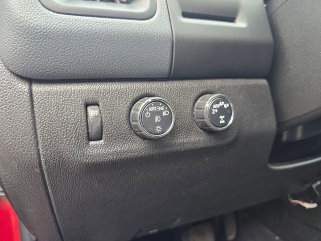 Used 2017 Chevrolet Colorado Z71 AWD/4WD image 16