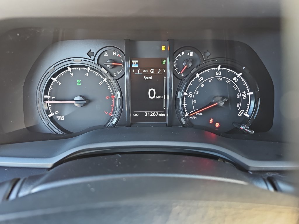 Used 2022 Toyota 4Runner SR5 AWD/4WD image 10