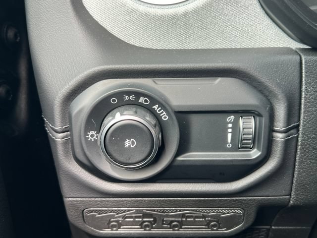 New 2025 Jeep Wrangler Unlimited Sahara w/ Safety Group AWD/4WD image 15