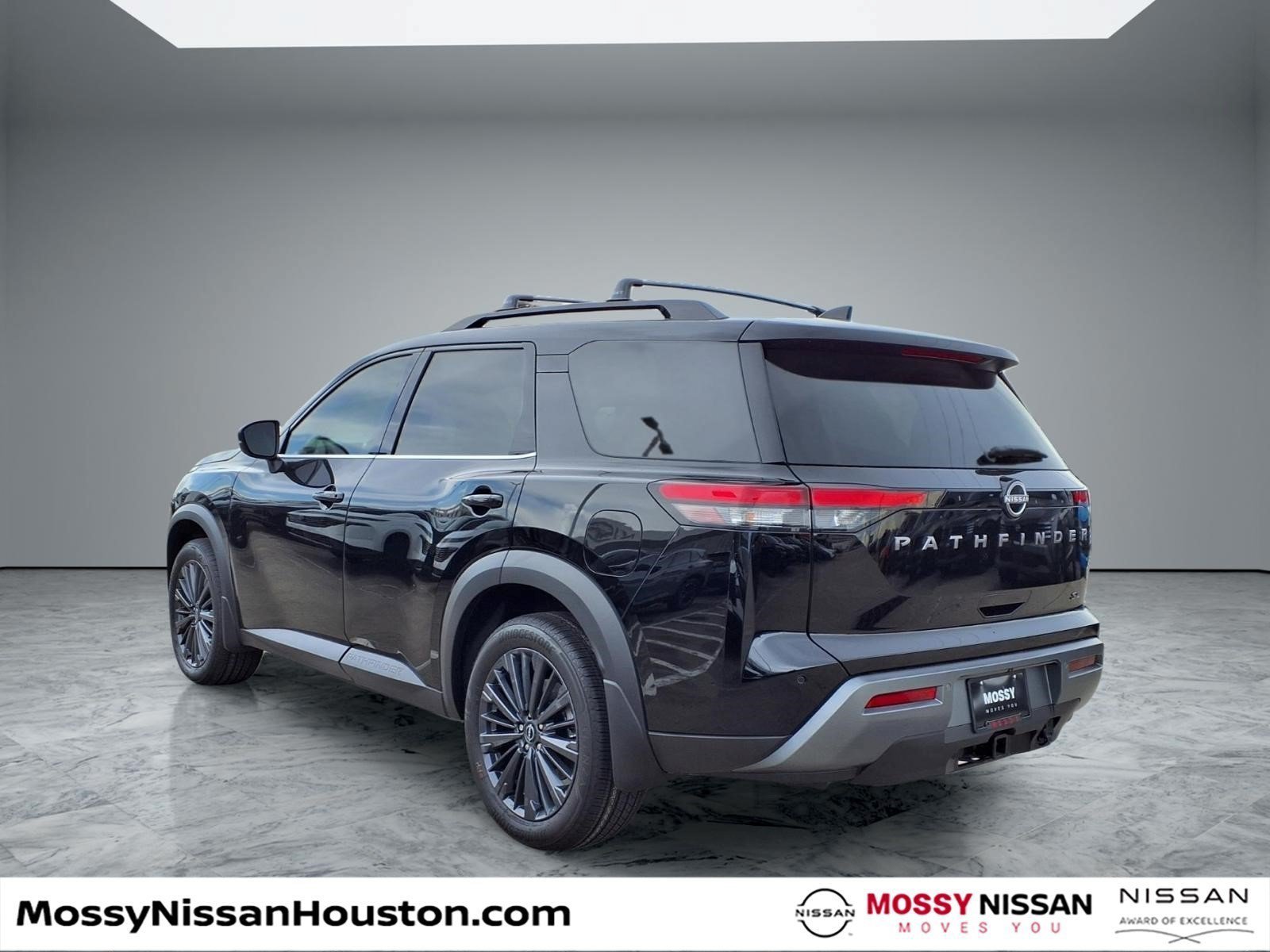 New 2026 Nissan Pathfinder SL w/ SL Premium Package FWD image 2