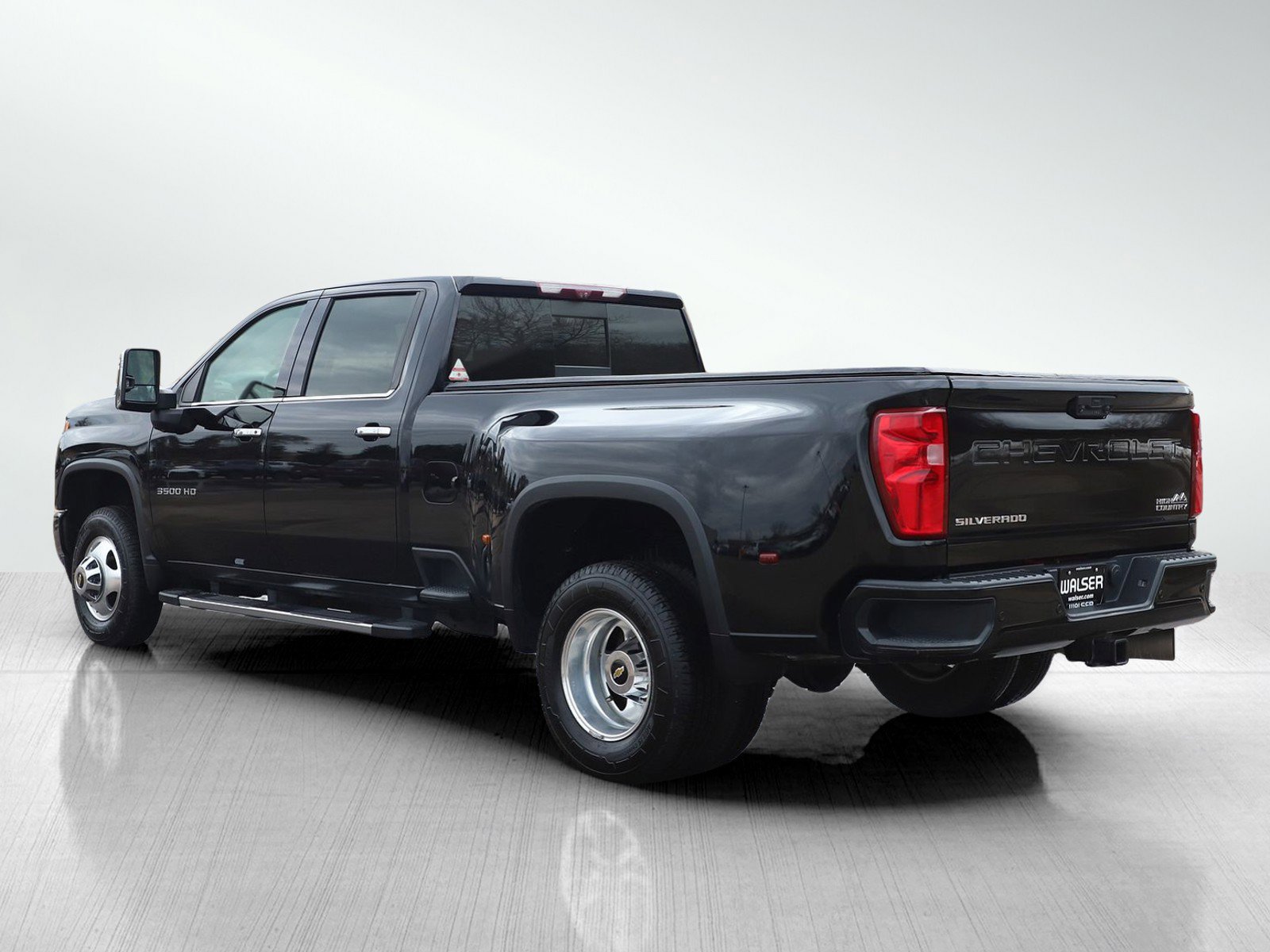 Used 2020 Chevrolet Silverado 3500 High Country w/ Snow Plow Prep/Camper Package AWD/4WD image 3