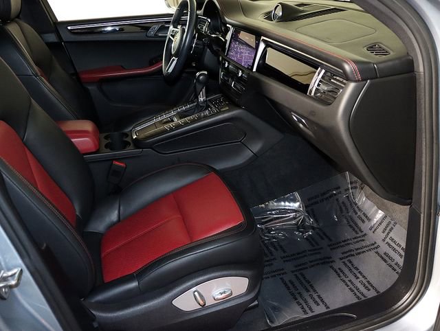 Used 2020 Porsche Macan image 34