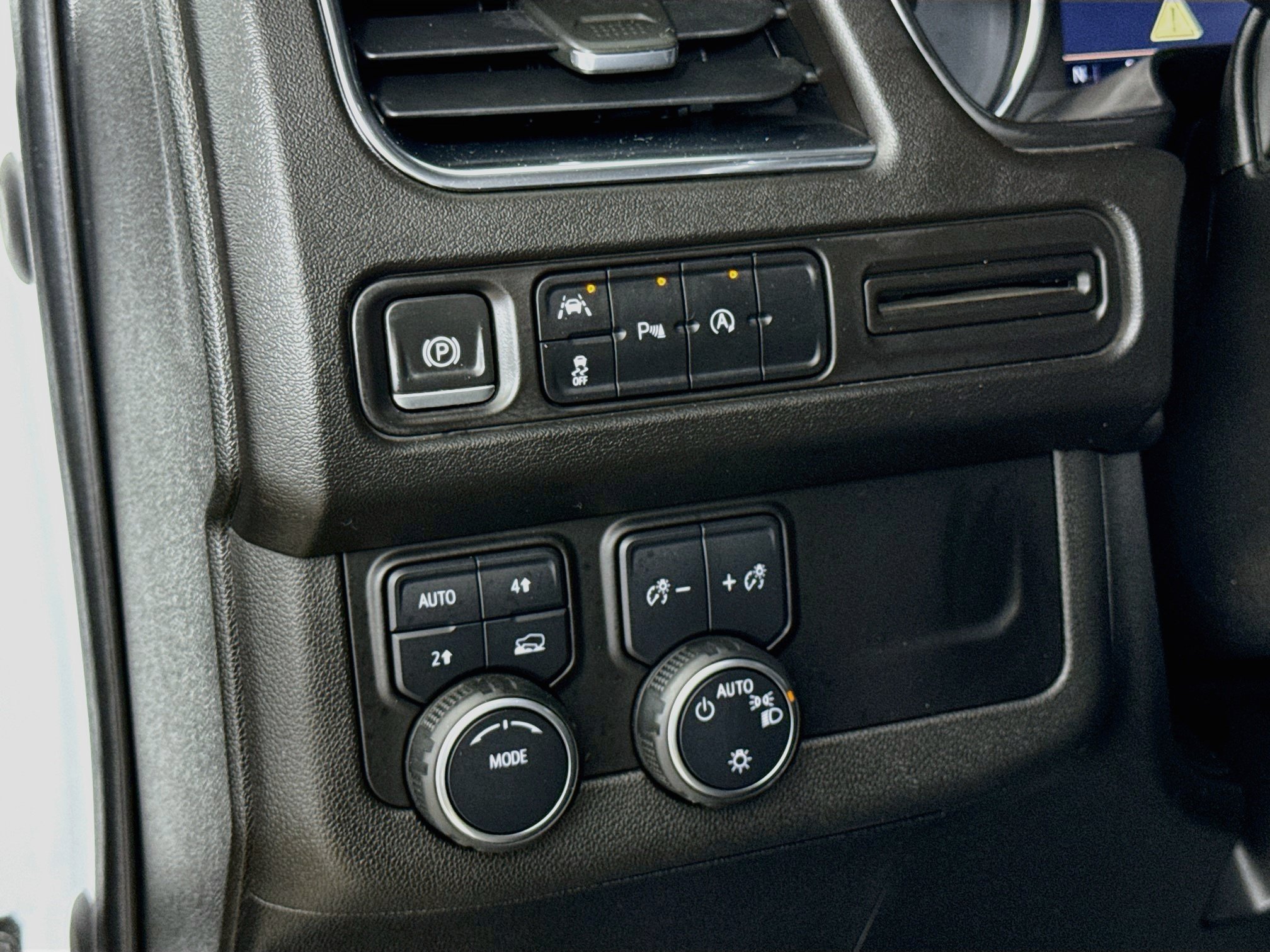 Used 2023 Chevrolet Tahoe LS AWD/4WD image 12