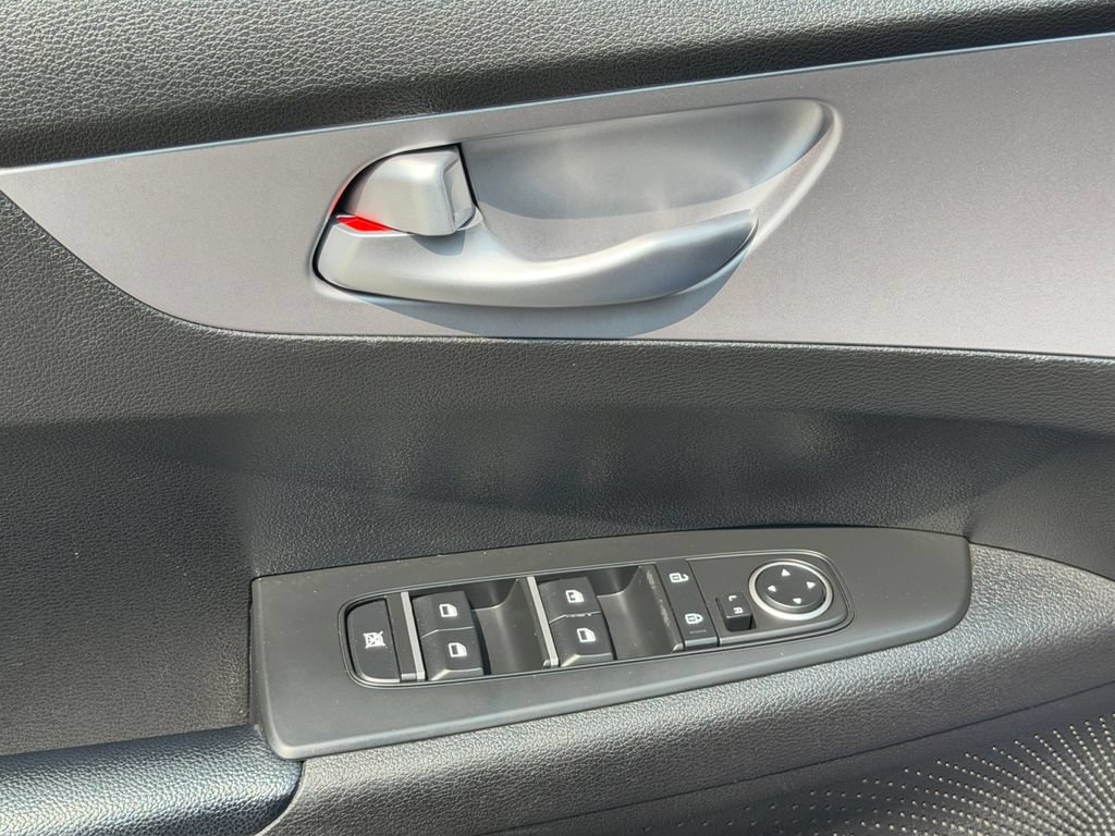 Certified 2023 Kia Forte LXS FWD image 16