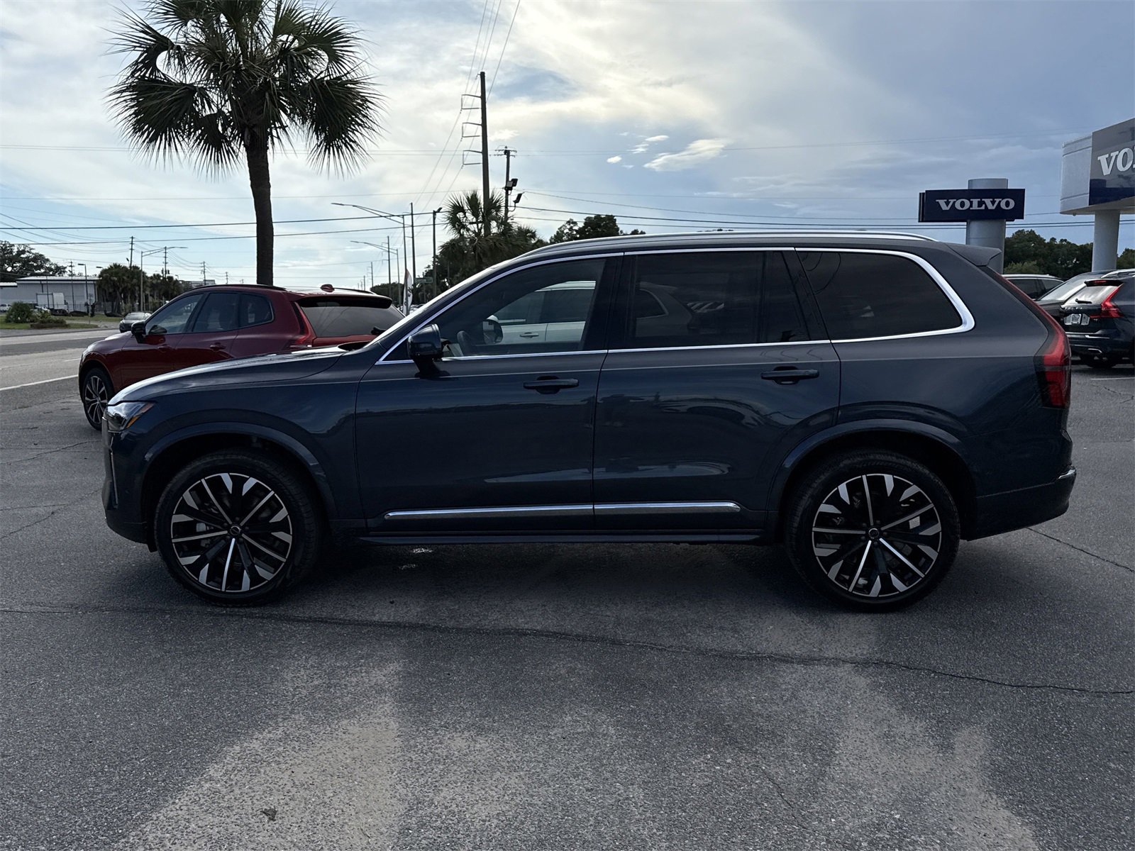 New 2026 Volvo XC90 B5 Plus image 2