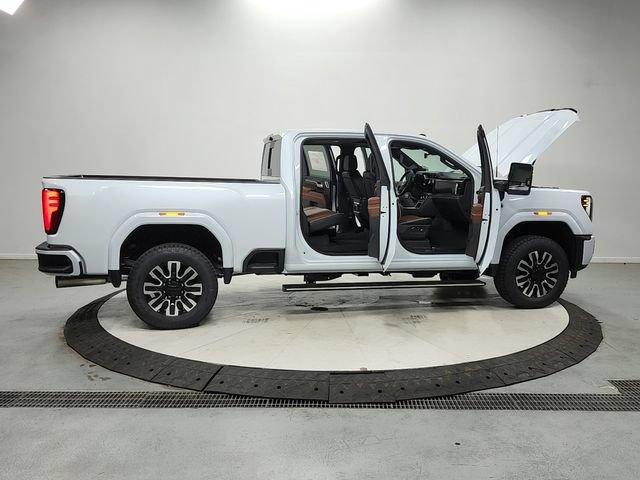 New 2026 GMC Sierra 2500 Denali Ultimate AWD/4WD image 16