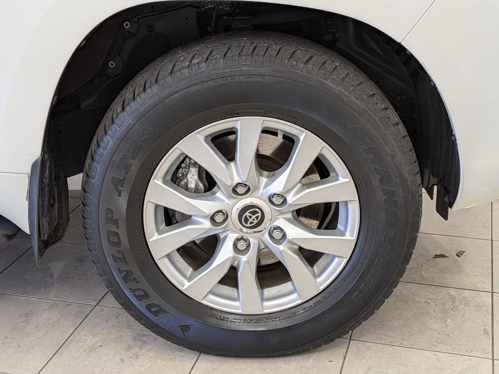 Used 2021 Toyota Land Cruiser image 12