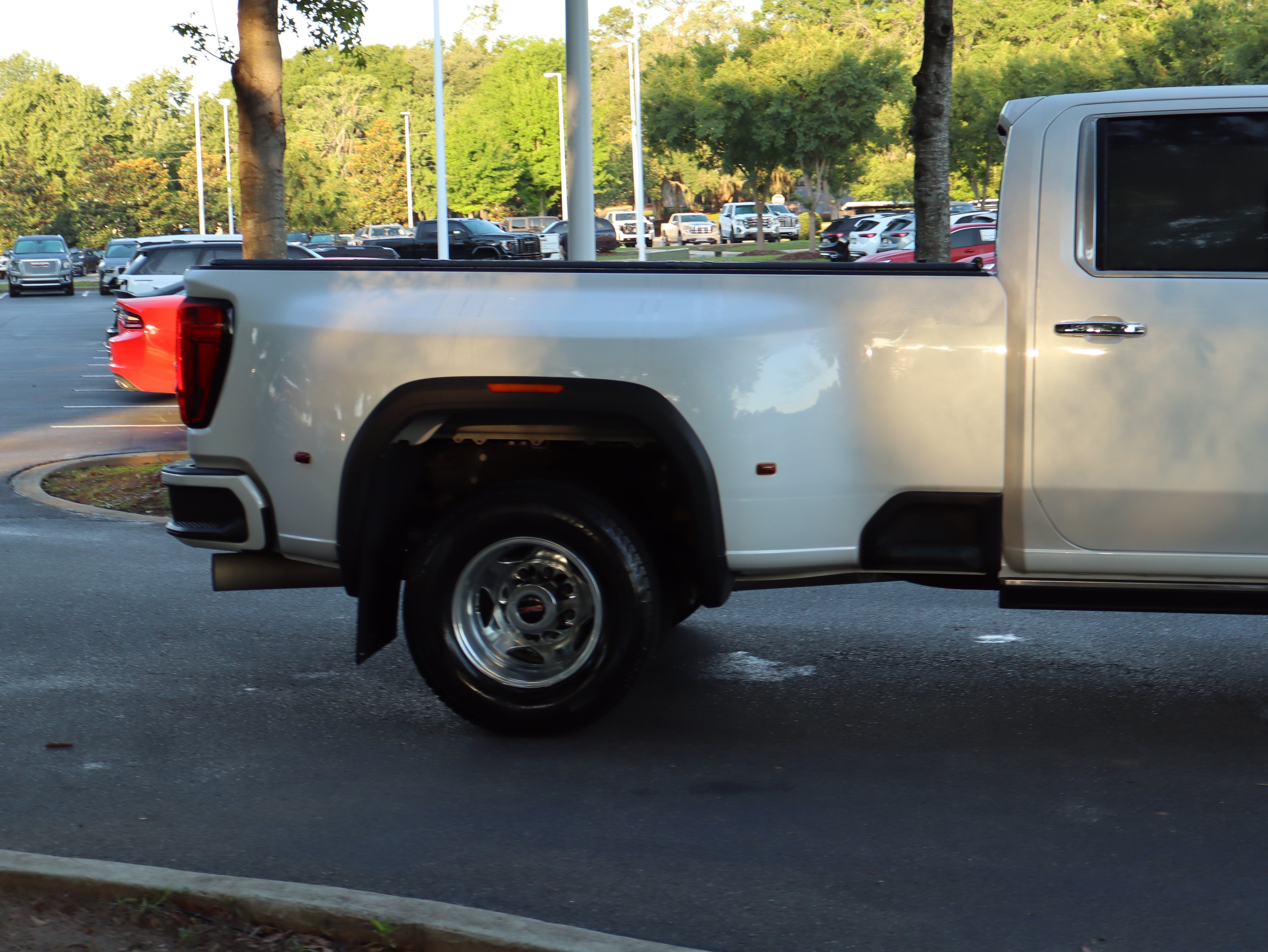 Used 2022 GMC Sierra 3500 Denali AWD/4WD image 10