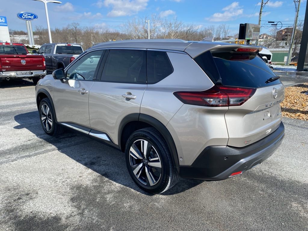 Used 2023 Nissan Rogue SL w/ SL Premium Package image 5