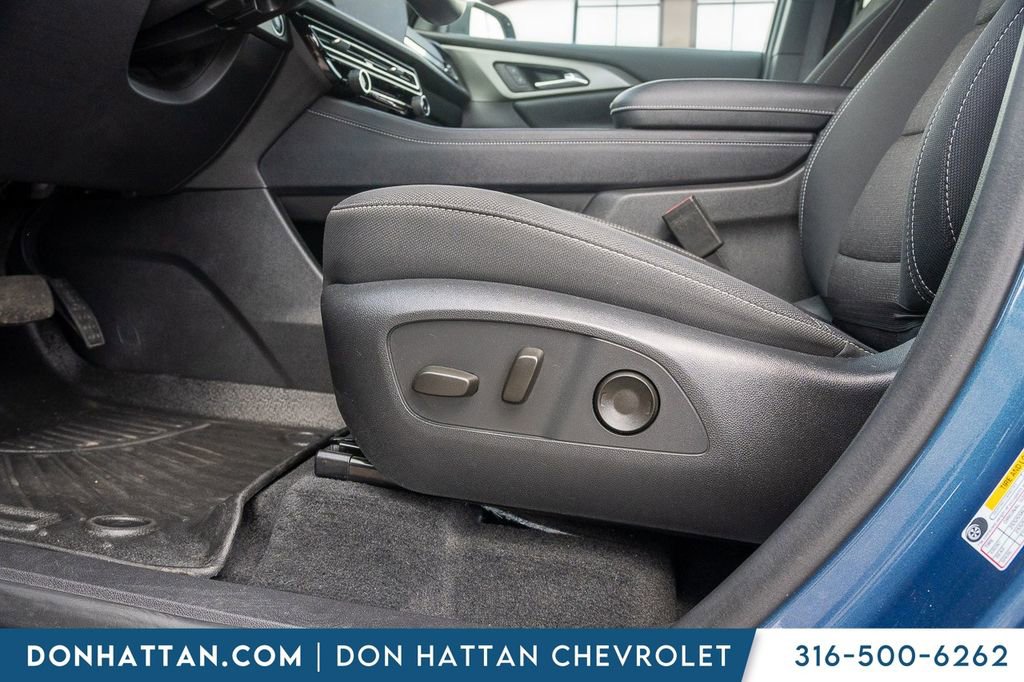 Used 2025 Chevrolet Traverse LT w/ Midnight/Sport Edition AWD/4WD image 20