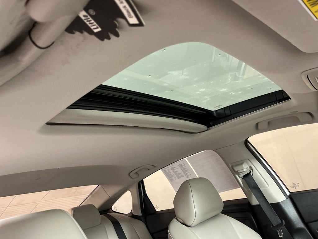 Used 2023 Honda Accord Touring image 6