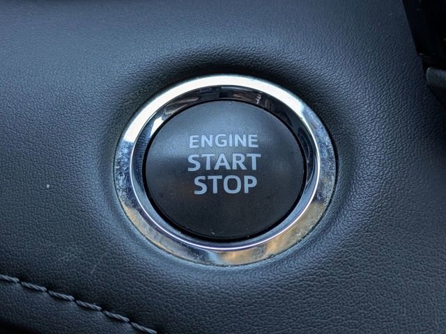Used 2023 Toyota Highlander Limited FWD image 32