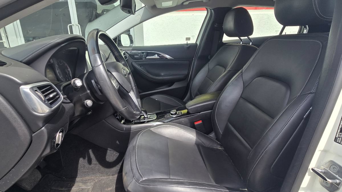 Used 2019 INFINITI QX30 w/ Cargo Package FWD image 35