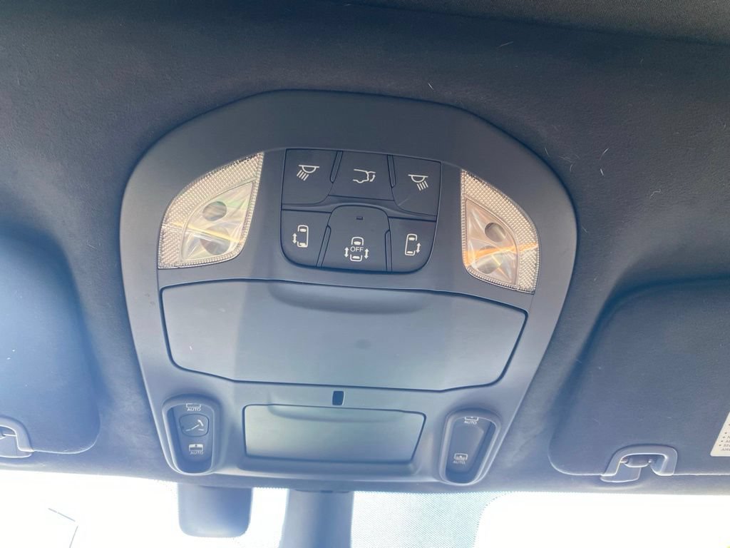 Used 2021 Chrysler Pacifica Pinnacle FWD image 26