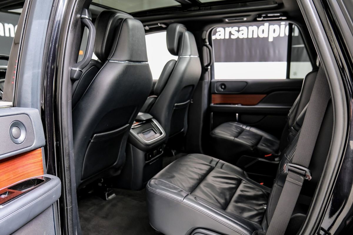 Used 2024 Lincoln Navigator Reserve image 36