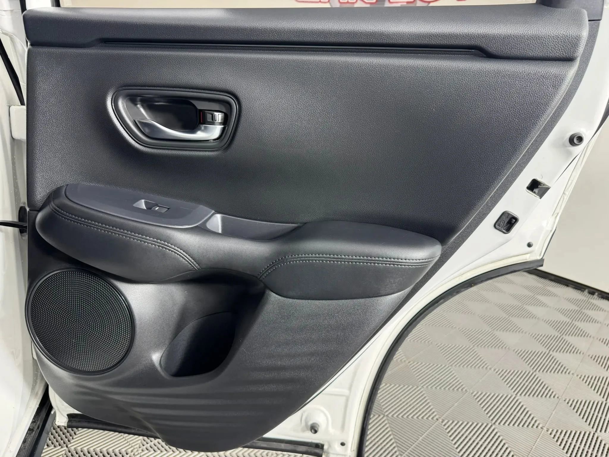 Used 2023 Honda HR-V LX image 39