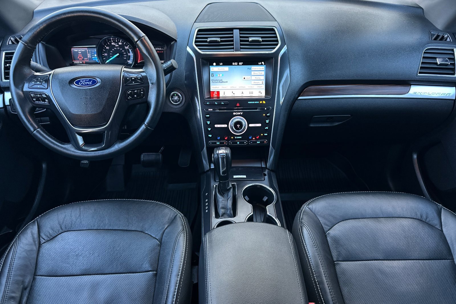 Used 2018 Ford Explorer Limited w/ Equipment Group 301A image 13