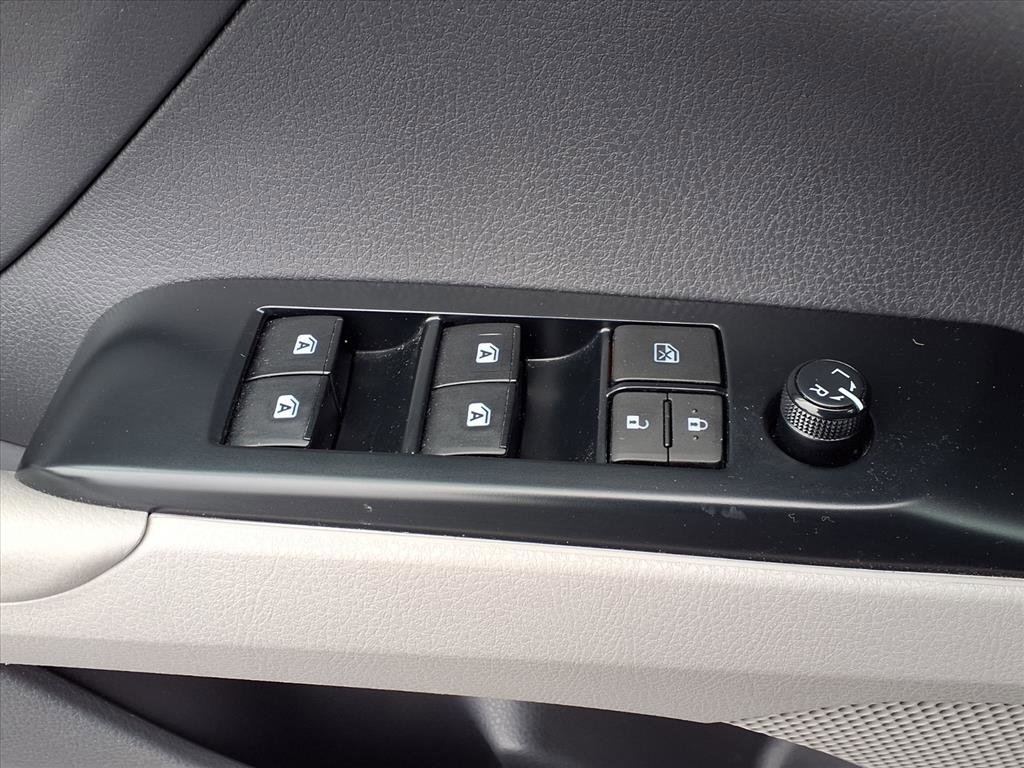 Used 2019 Toyota Camry LE image 23