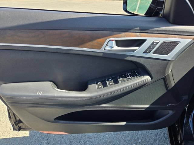 Used 2015 Hyundai Genesis 3.8 w/ Option Group 04 AWD/4WD image 18