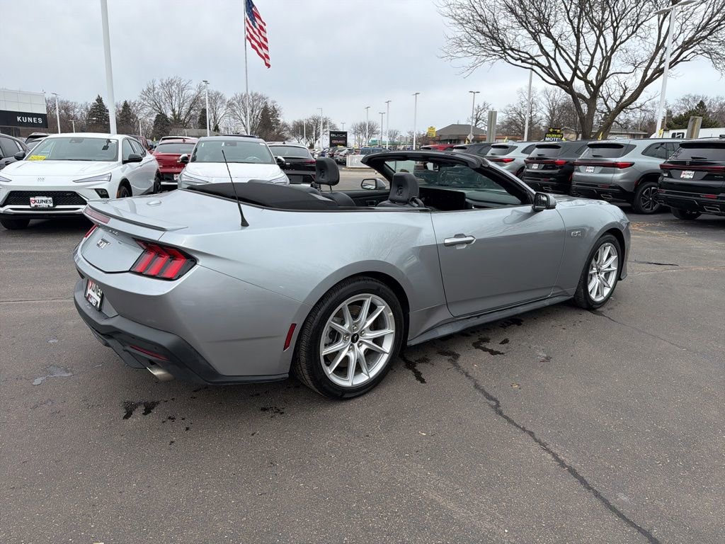 Used 2025 Ford Mustang GT Premium RWD image 3