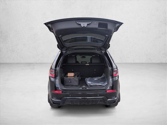 Used 2024 Land Rover Discovery Sport Dynamic SE image 11