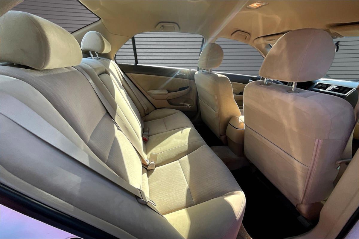 Used 2004 Honda Accord LX image 24
