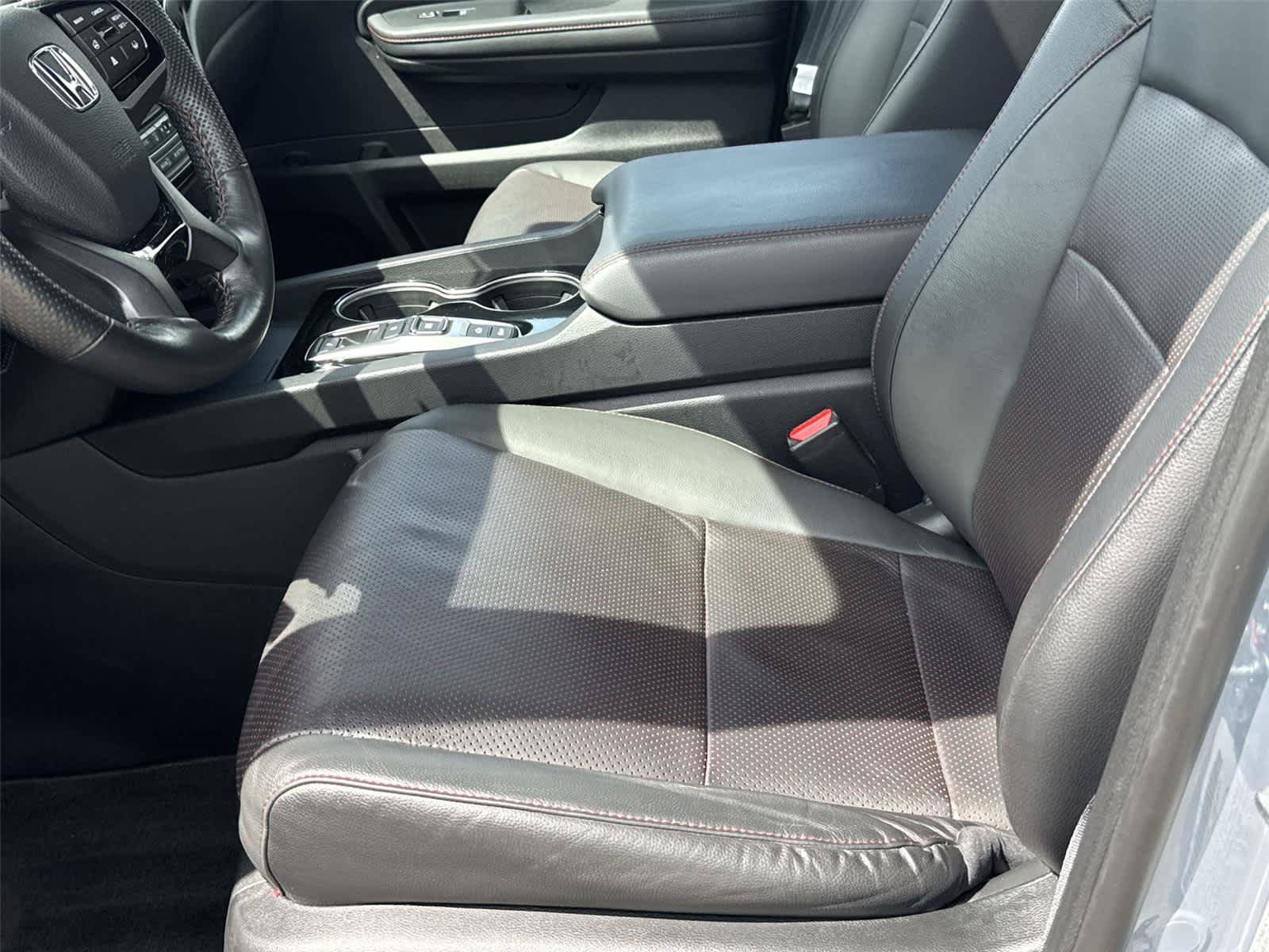Used 2025 Honda Ridgeline Black Edition image 12