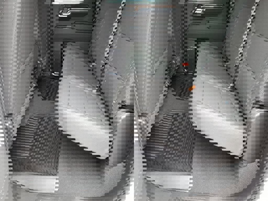 New 2026 GMC Sierra 1500 SLE w/ Preferred Package image 7