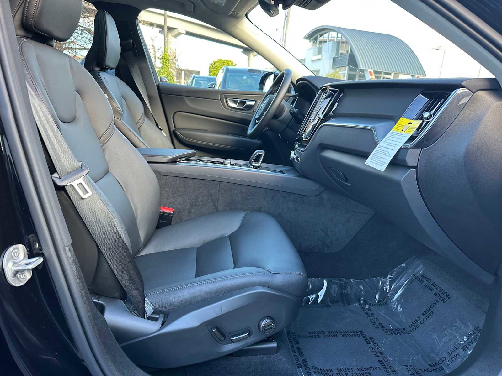 Used 2025 Volvo XC60 B5 Plus w/ Protection Package Premier image 10