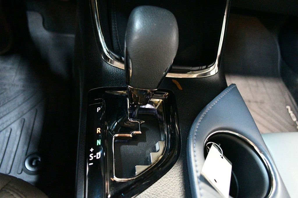 Used 2013 Toyota Avalon XLE Premium FWD image 53