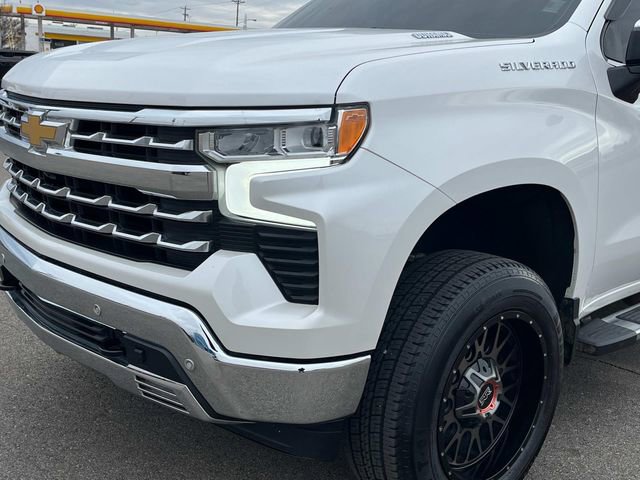 Used 2022 Chevrolet Silverado 1500 LTZ w/ LTZ Premium Package image 11