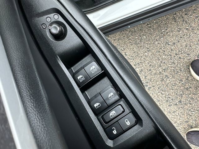 Used 2023 Jeep Grand Cherokee L Limited w/ Black Appearance Package AWD/4WD image 29