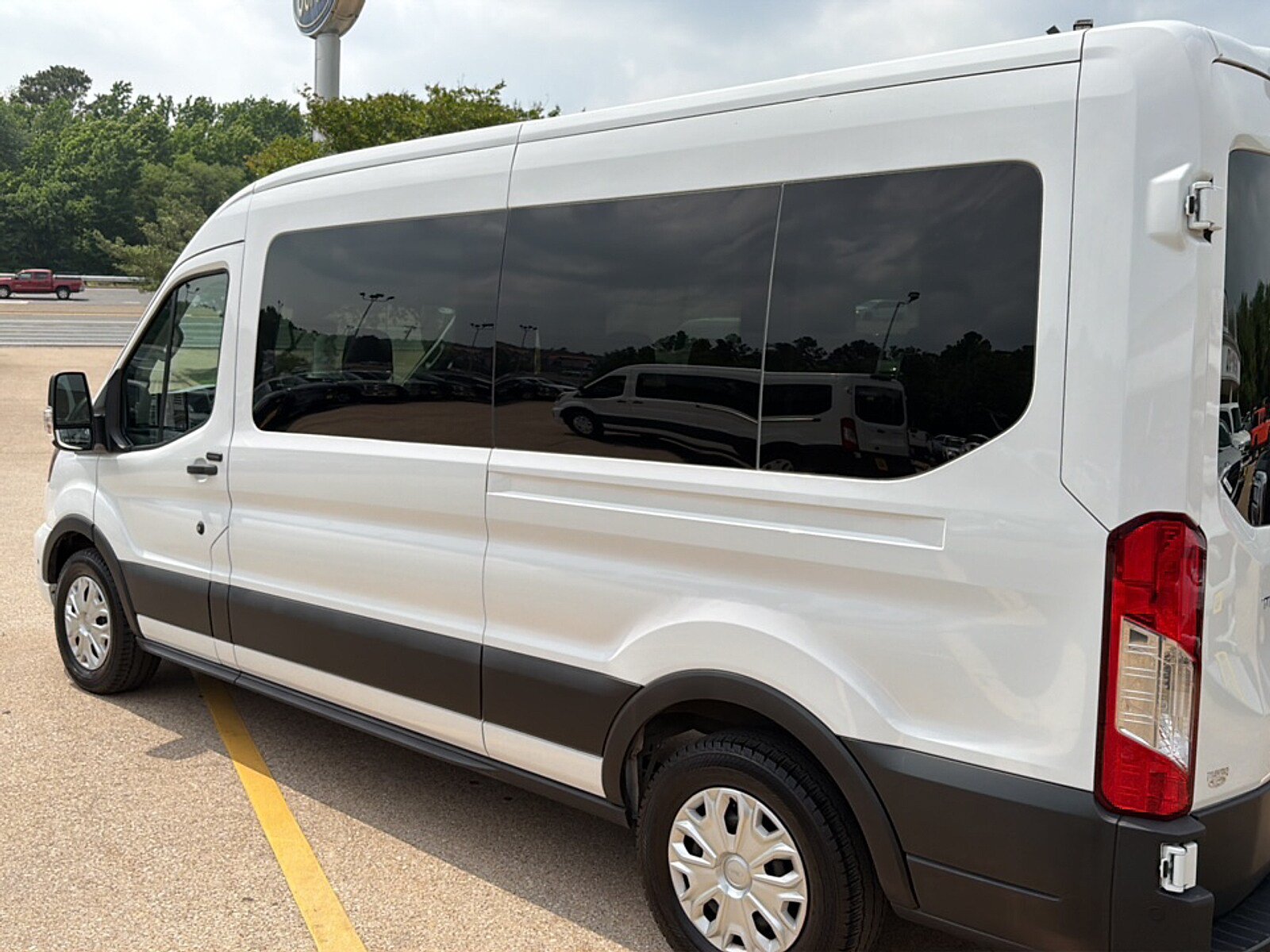 Used 2025 Ford Transit 350 XLT RWD image 6