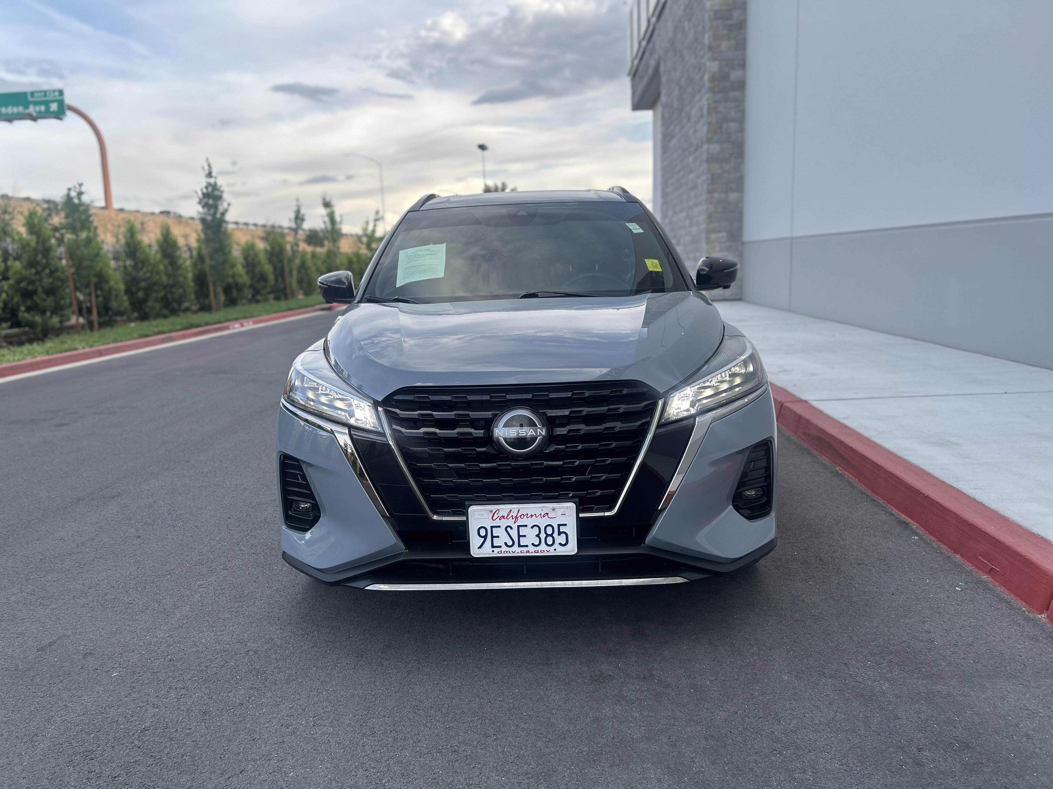 Used 2023 Nissan Kicks SR image 6