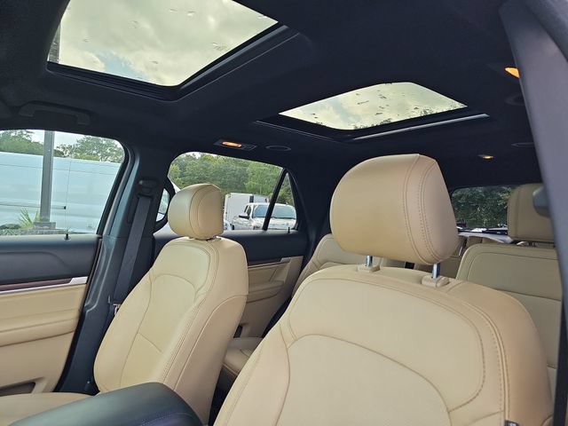 Certified 2017 Ford Explorer Limited FWD image 16