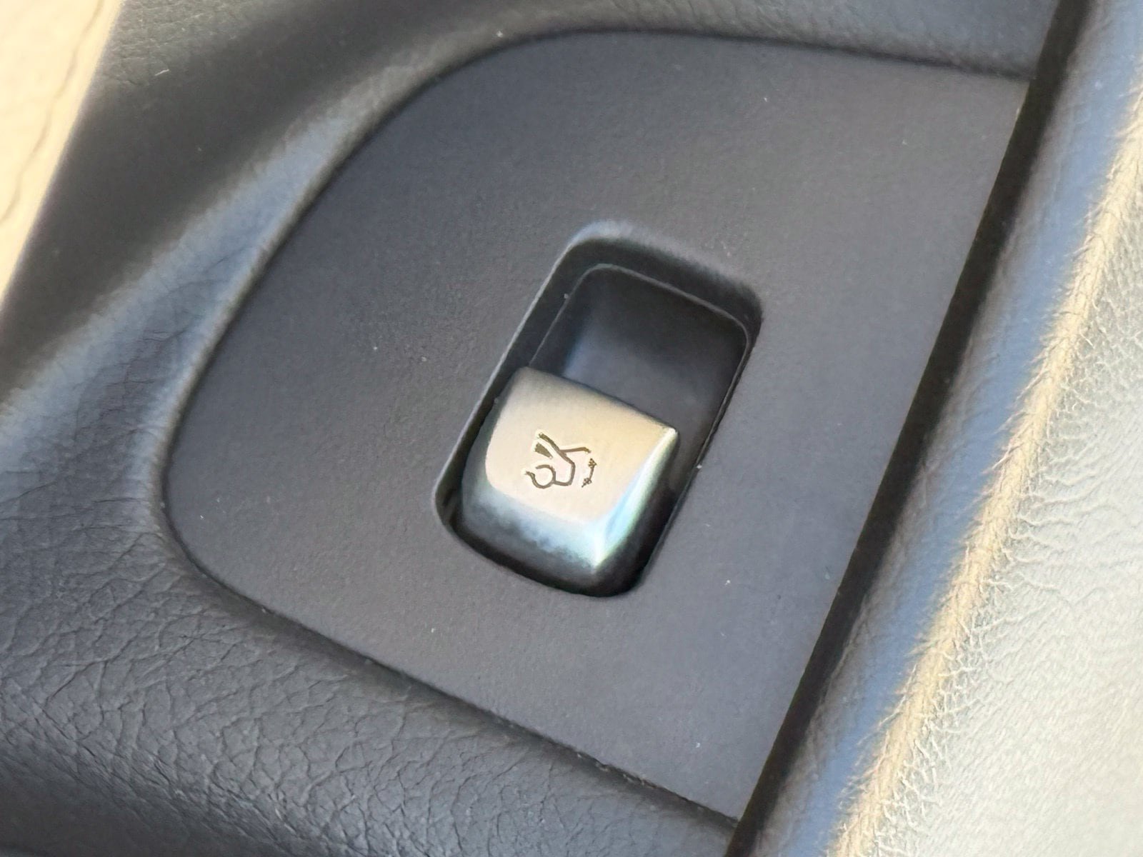 Used 2020 Mercedes-Benz E 350 Sedan image 24