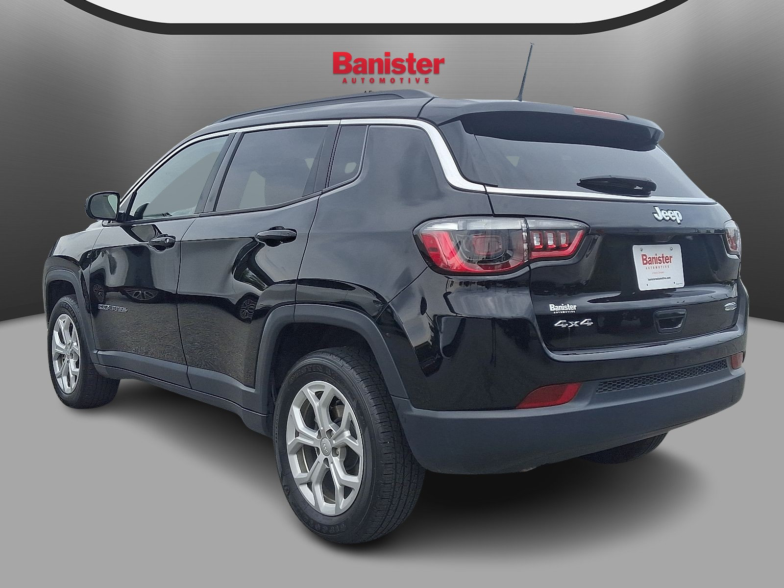 Used 2024 Jeep Compass Latitude AWD/4WD image 6