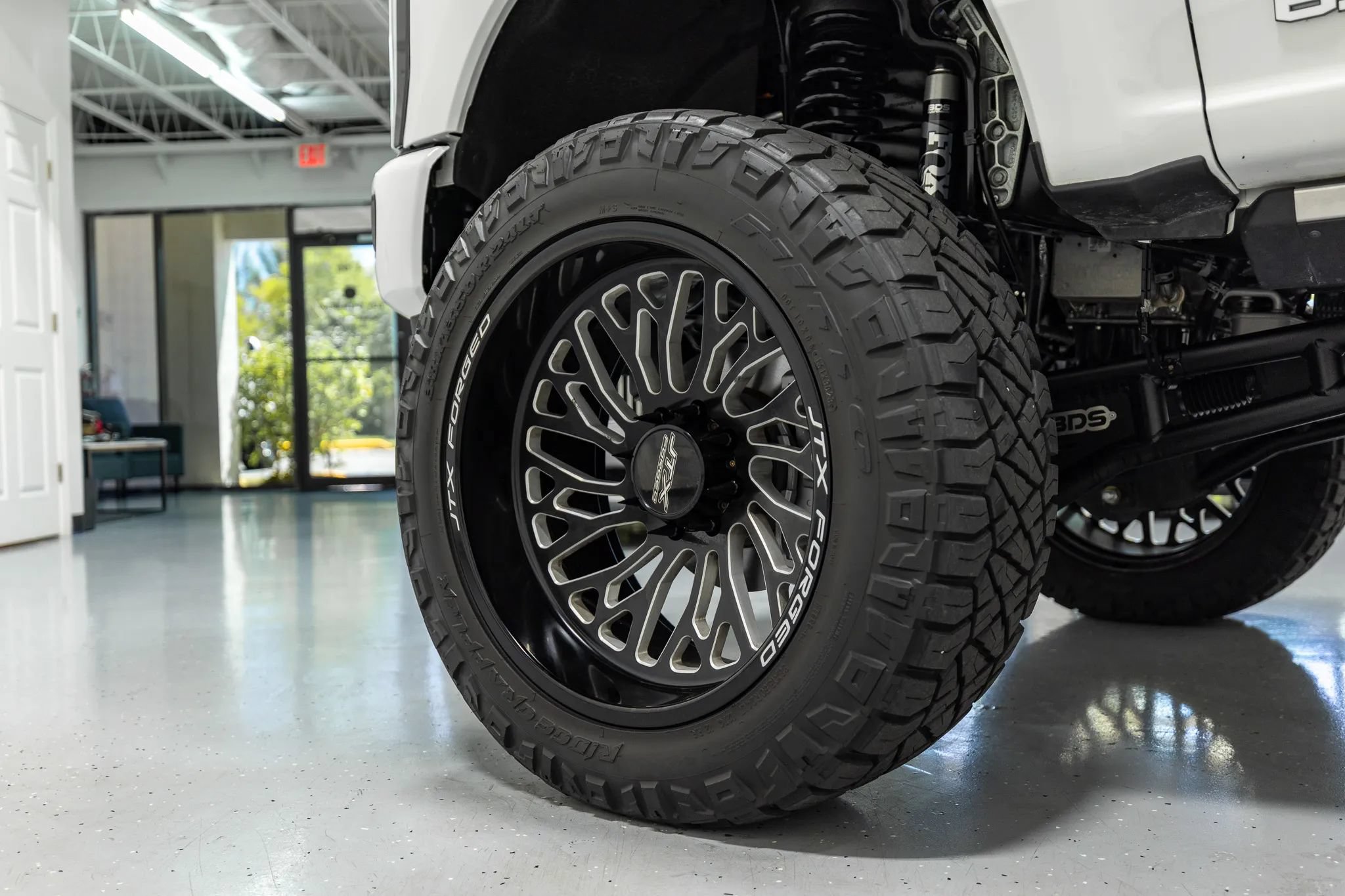 Used 2025 Ford F250 Platinum AWD/4WD image 8