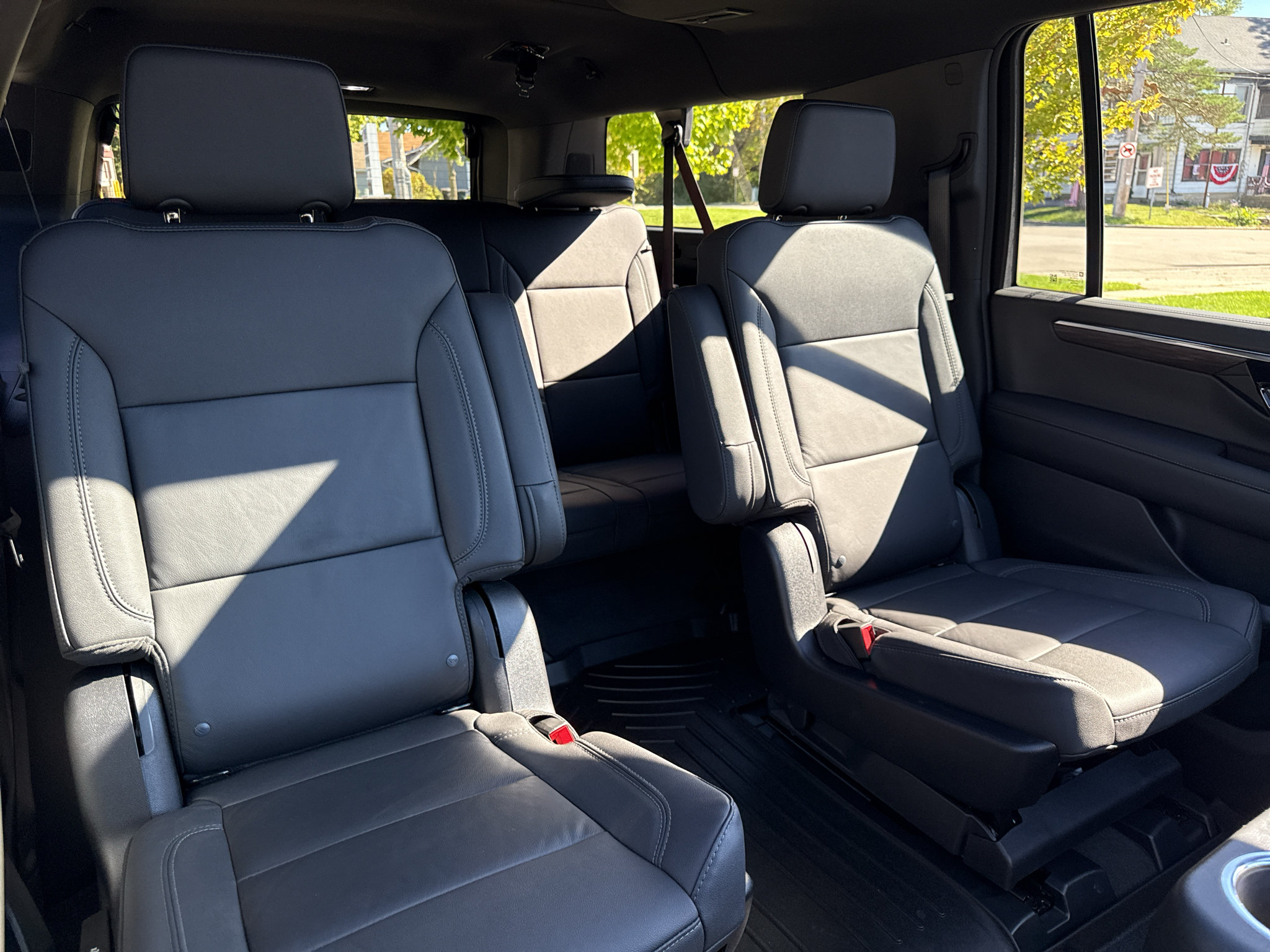 Used 2025 Chevrolet Suburban Z71 w/ Z71 Off-Road Package AWD/4WD image 41